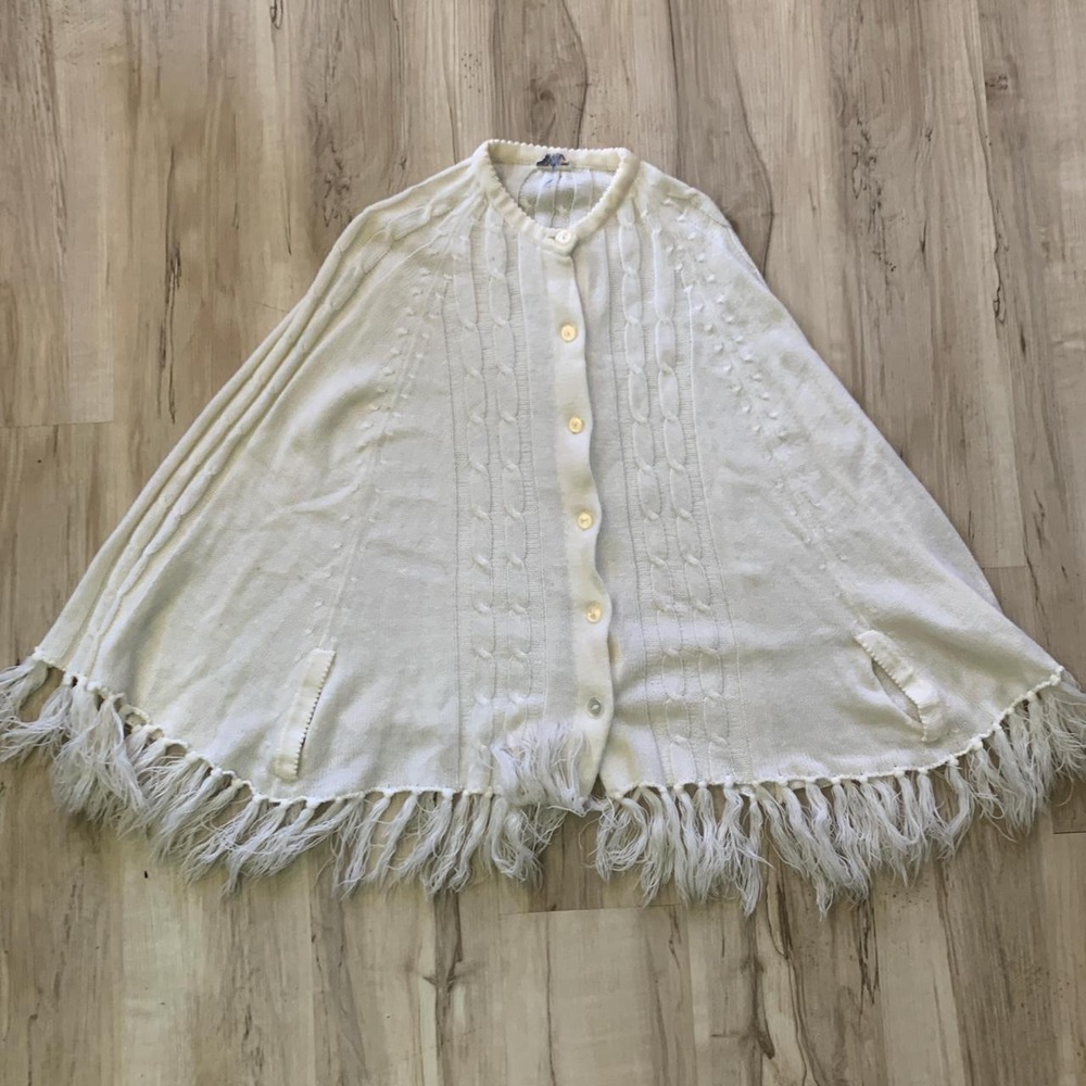 Vintage English Village White Cable Knit Fringe Button Front Cape One Size
